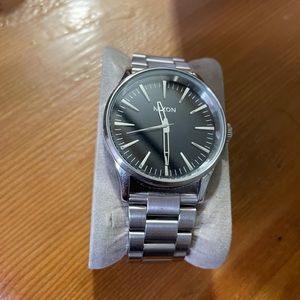 Nixon “size matters” lowdown ss Watch